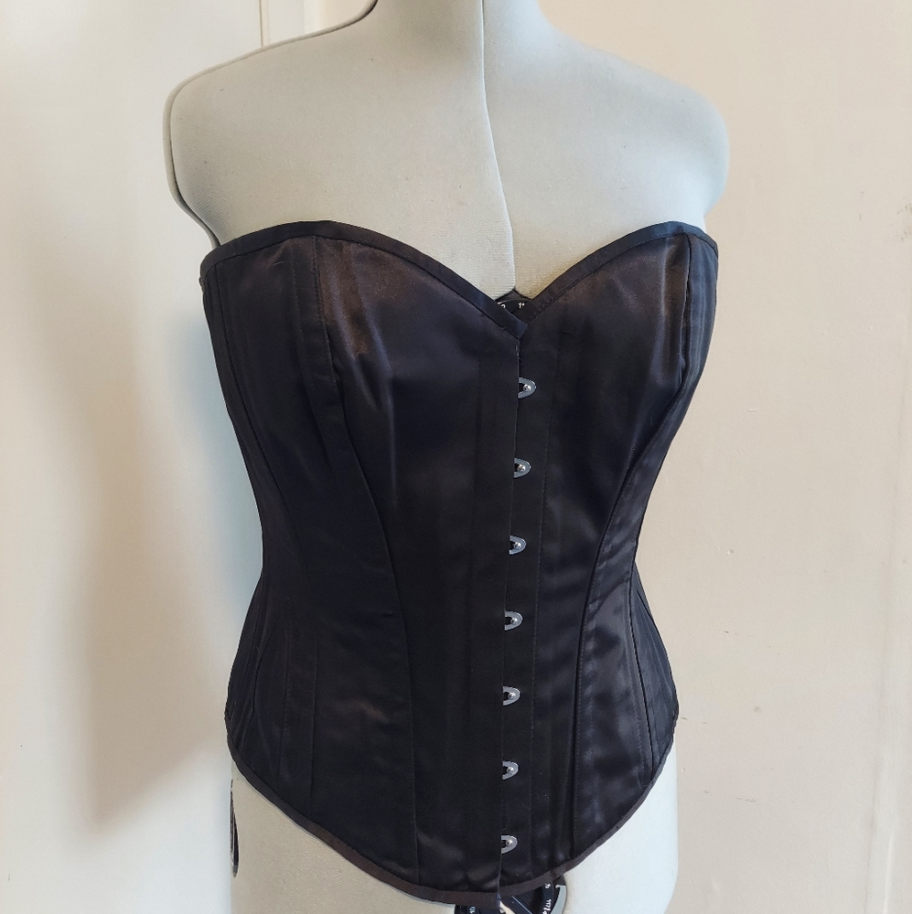 Black Corset 🤩